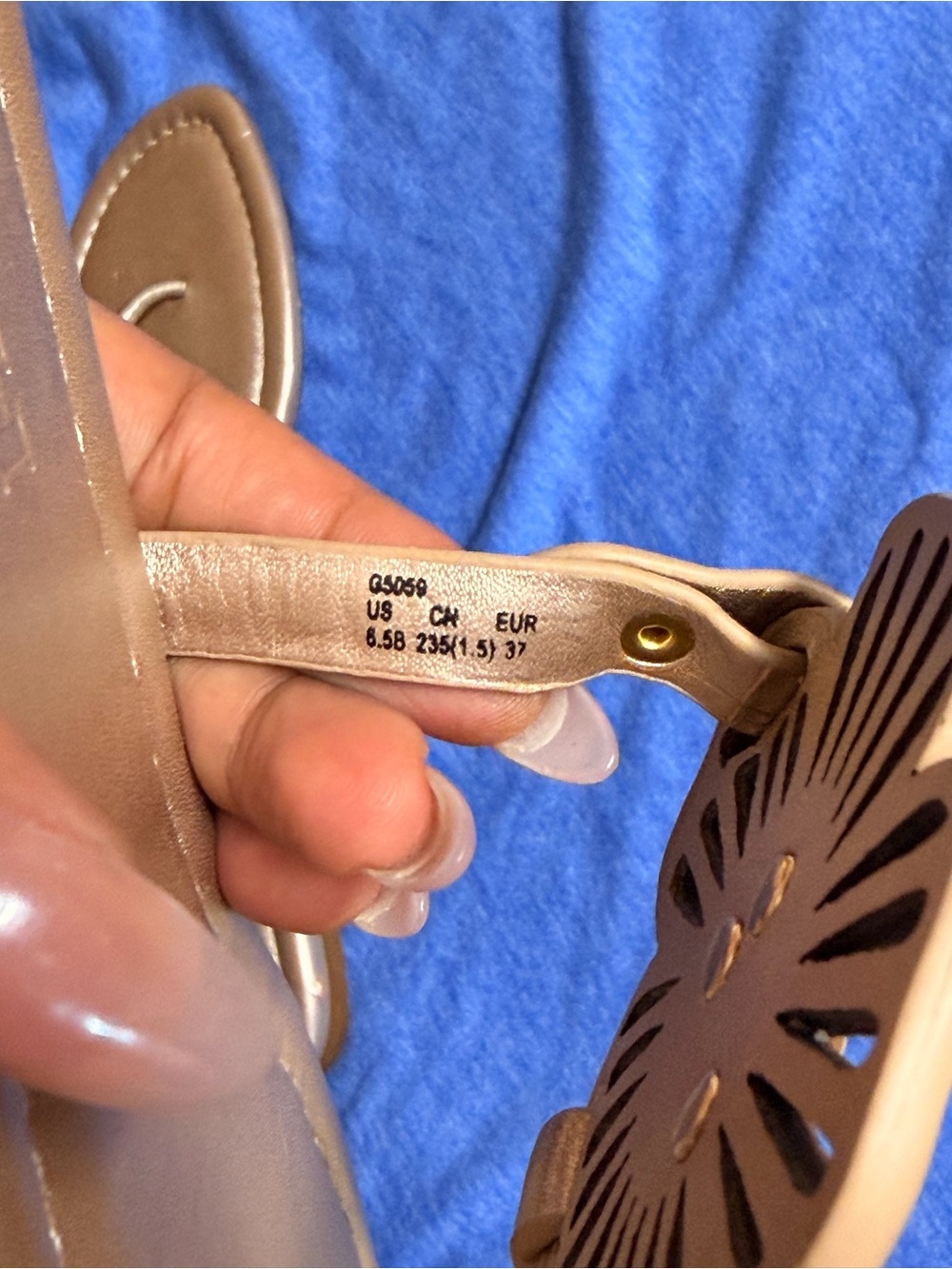 Coach Metallic Rose Gold Floral Logo Thong Sandals - Picture 6 of 8